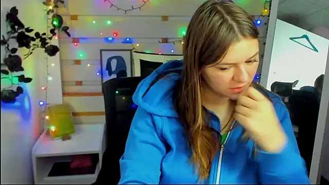 Josephine Kiss online show from 15, 4, 2026