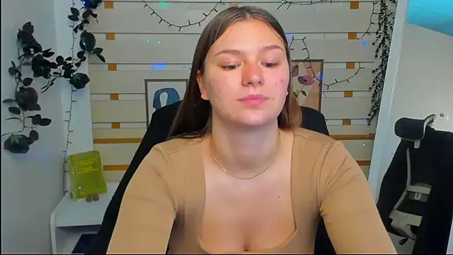 Josephine Kiss online show from 27, 4, 2026