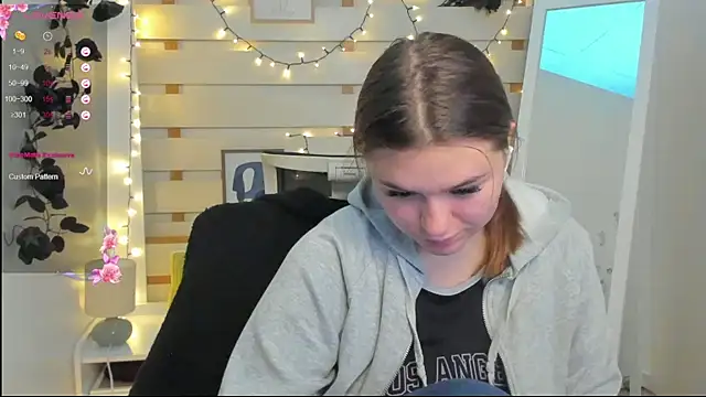 Josephine Kiss online show from 4, 3, 2026