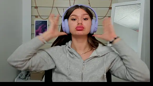 Josephine Kiss online show from 19, 1, 2025