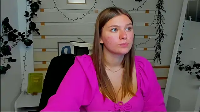 Josephine Kiss online show from 6, 5, 2026