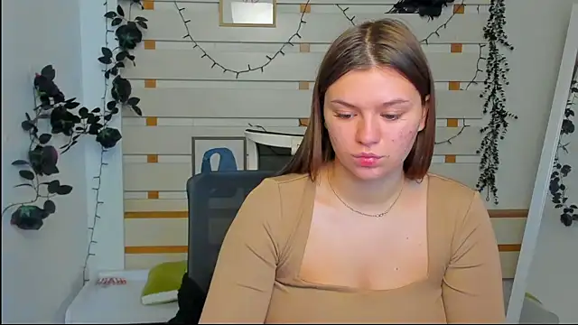 Josephine Kiss online show from 29, 4, 2026