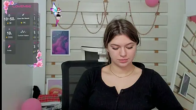 Josephine Kiss online show from 5, 3, 2025