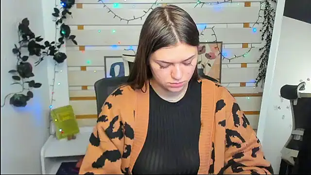 Josephine Kiss online show from 24, 4, 2026