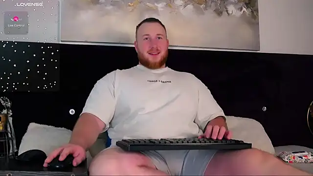 Snapshot of RoddyStill chatting on 2, 12, 2025 RoddyStill online show from 2, 12, 2025