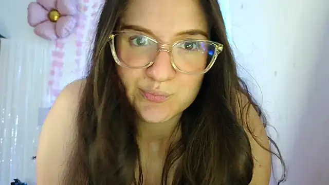 Snapshot of livgomez chatting on 14, 9, 2025 livgomez online show from 14, 9, 2025