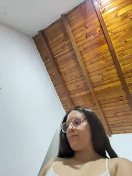 Snapshot of livgomez chatting on 27, 2, 2025 livgomez online show from 27, 2, 2025