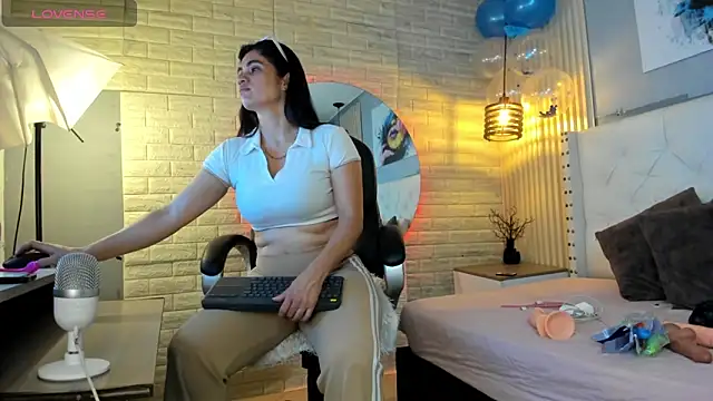 Snapshot of sussy__stone chatting on 13, 6, 2026 sussy stone online show from 13, 6, 2026