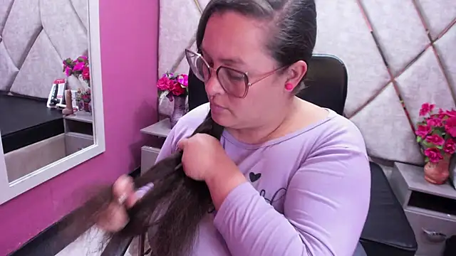 SaraThomso online show from 2, 10, 2025