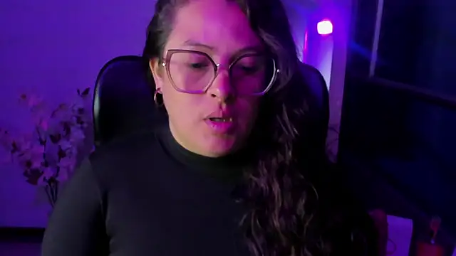 SaraThomso online show from 9, 9, 2025