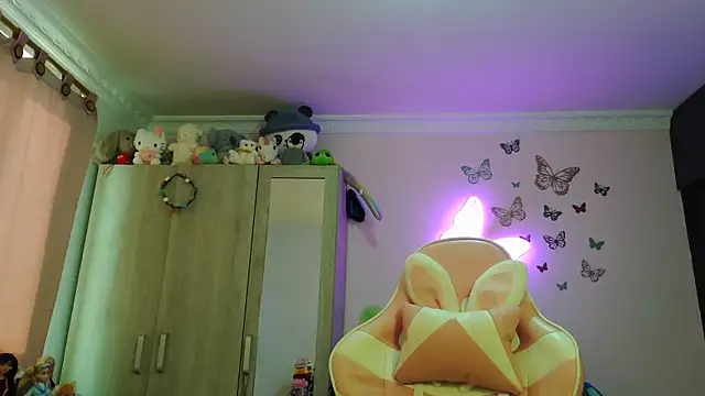 caroline jonson online show from 21, 4, 2026