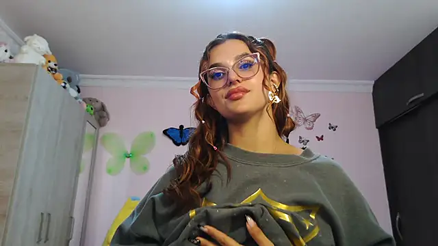 caroline jonson online show from 4, 12, 2025