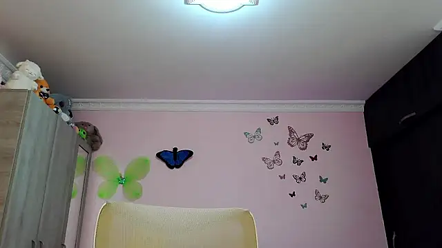 caroline jonson online show from 9, 10, 2025