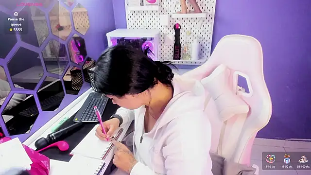 Danna 777  online show from 11, 11, 2025