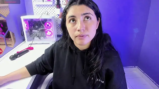 Danna 777  online show from 3, 12, 2025
