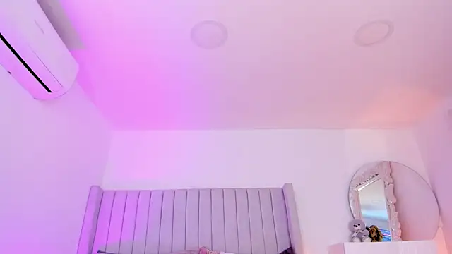 Shelynna azzul online show from 24, 2, 2026