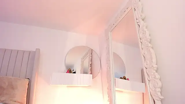 Shelynna azzul online show from 9, 3, 2026