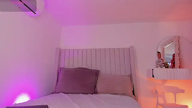 Shelynna azzul online show from 22, 2, 2026