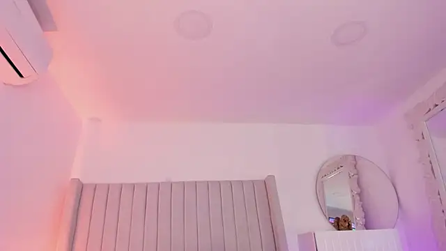 Shelynna azzul online show from 17, 4, 2026