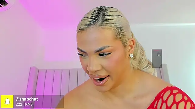 Shelynna azzul online show from 11, 11, 2025