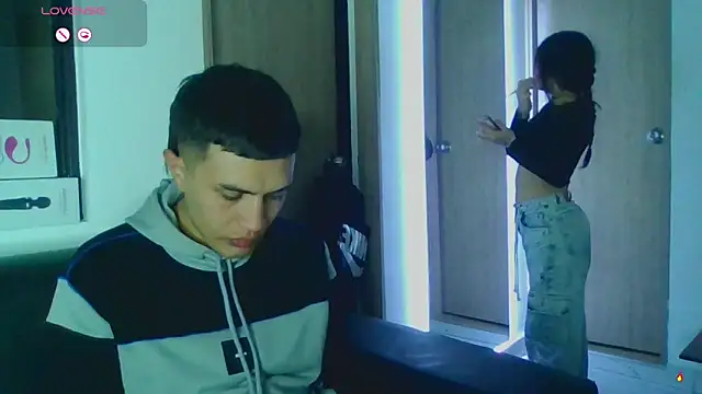 Tifanny Sweett online show from 8, 1, 2026