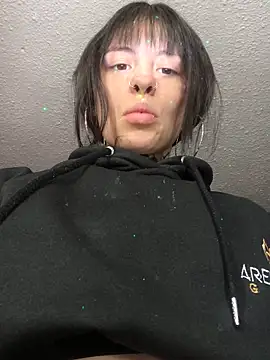 Tifanny Sweett online show from 3, 10, 2025