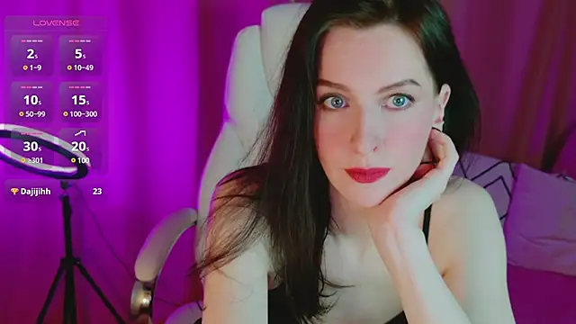 Snapshot of AndreaAshton chatting on 12, 12, 2024 AndreaAshton online show from 12, 12, 2024