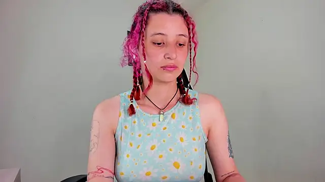 Snapshot of valent_27 chatting on 11, 11, 2025 valent 27 online show from 11, 11, 2025