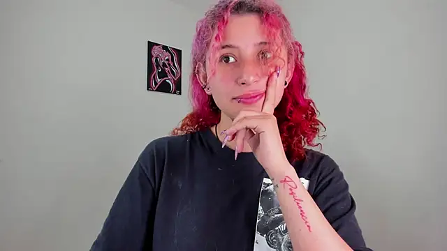 Snapshot of valent_27 chatting on 16, 11, 2025 valent 27 online show from 16, 11, 2025