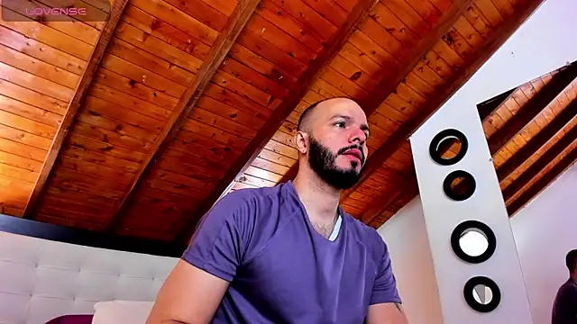 Tom Bailey online show from 5, 12, 2025