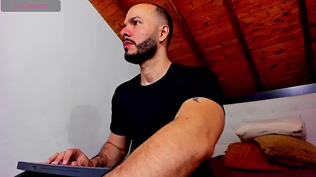 Tom Bailey online show from 12, 2, 2026