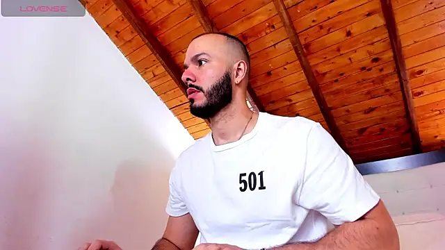 Snapshot of Tom_Bailey chatting on 30, 11, 2025 Tom Bailey online show from 30, 11, 2025