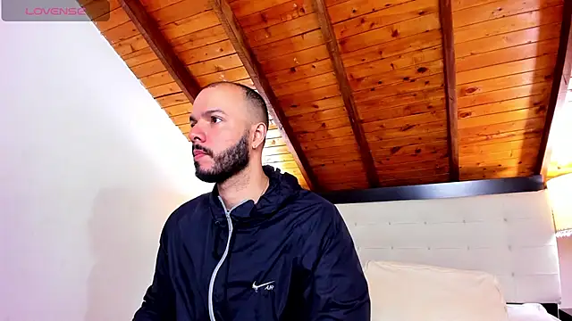 Snapshot of Tom_Bailey chatting on 21, 10, 2025 Tom Bailey online show from 21, 10, 2025