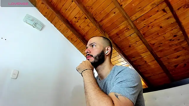 Tom Bailey online show from 2, 12, 2025