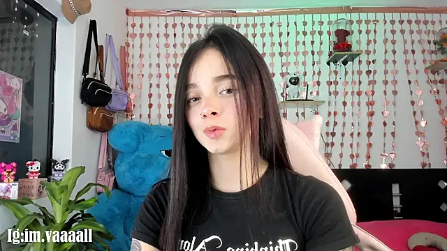 lucyy tay online show from 24, 9, 2025