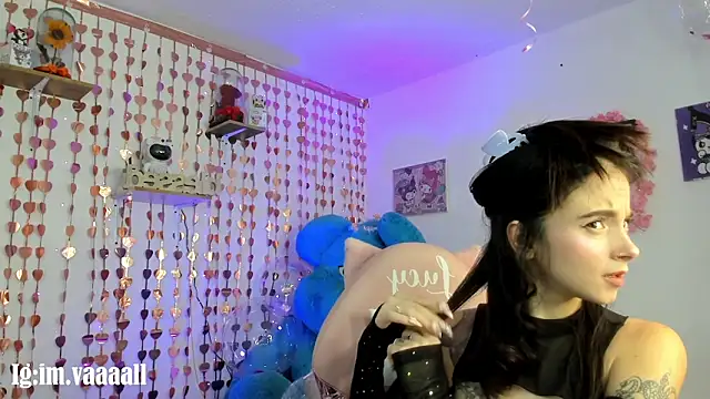 lucyy tay online show from 27, 11, 2025