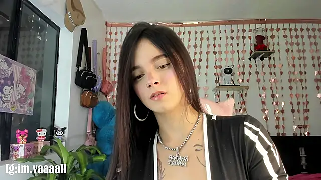 lucyy tay online show from 11, 10, 2025