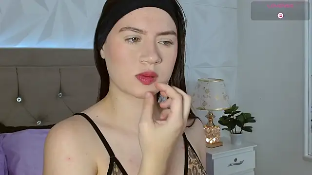 Gwen drew online show from 28, 10, 2025