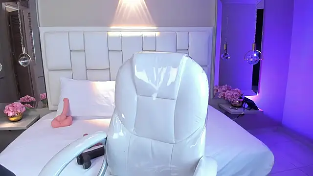 Snapshot of JessyEvans chatting on 20, 11, 2025 JessyEvans online show from 20, 11, 2025