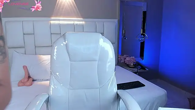 Snapshot of JessyEvans chatting on 22, 10, 2025 JessyEvans online show from 22, 10, 2025