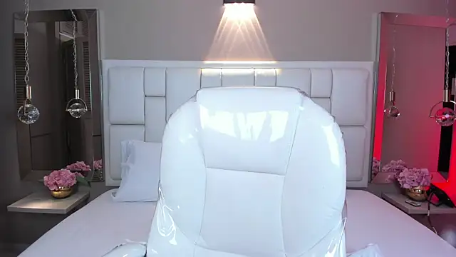 Snapshot of JessyEvans chatting on 15, 10, 2025 JessyEvans online show from 15, 10, 2025