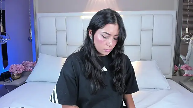 Snapshot of JessyEvans chatting on 7, 10, 2025 JessyEvans online show from 7, 10, 2025