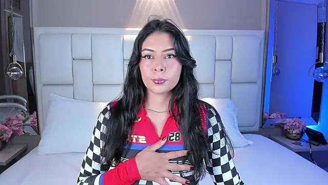 Snapshot of JessyEvans chatting on 4, 11, 2025 JessyEvans online show from 4, 11, 2025