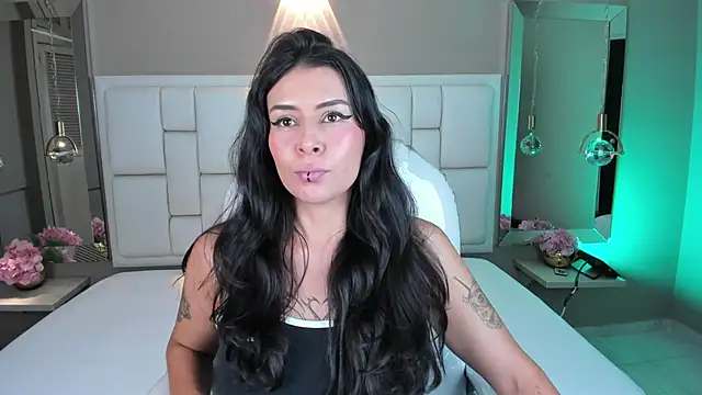 Snapshot of JessyEvans chatting on 13, 11, 2025 JessyEvans online show from 13, 11, 2025