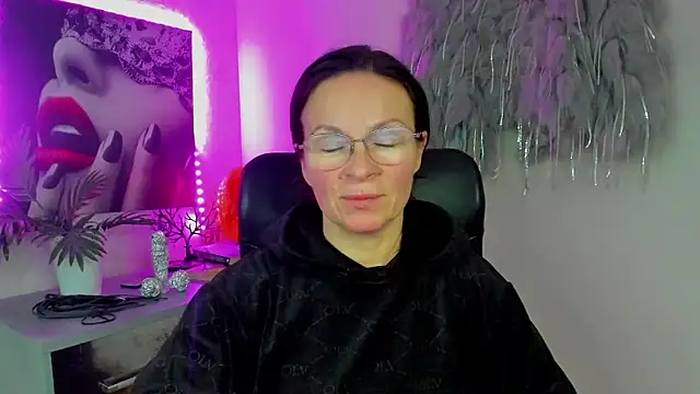 HelenLuxx online show from 15, 1, 2026