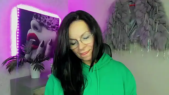 HelenLuxx online show from 27, 11, 2025