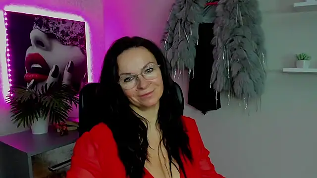 HelenLuxx online show from 14, 2, 2025