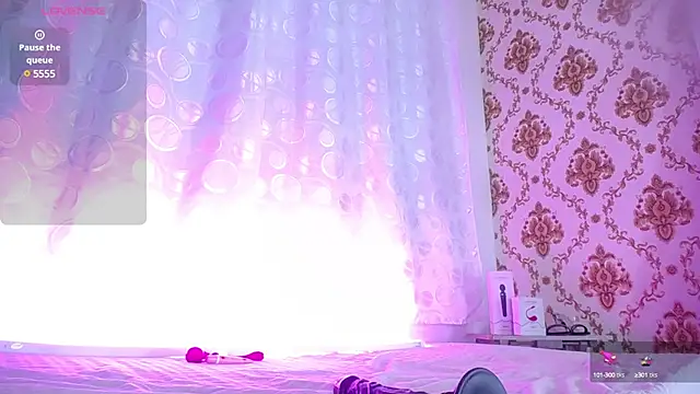 LEAH ROSS  online show from 19, 2, 2025