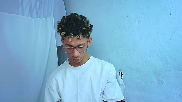 Snapshot of mateodeamjo chatting on 23, 4, 2026 mateodeamjo online show from 23, 4, 2026