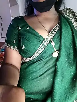 Snapshot of louise92 chatting on 16, 5, 2026 louise92 online show from 16, 5, 2026